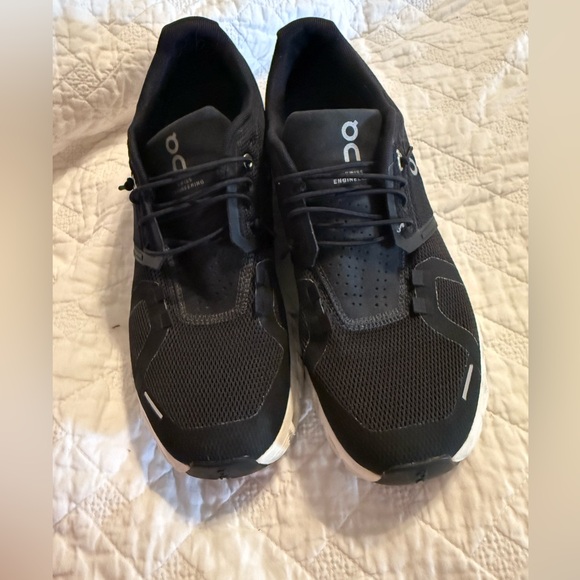 On Running Black and White Athletic Shoes - Picture 4 of 9